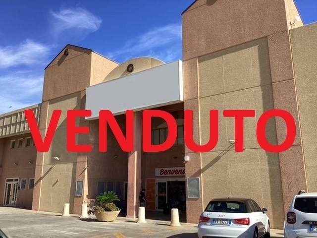 intera palazzina in vendita a Carini