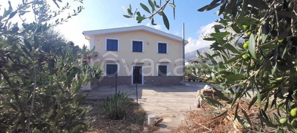 casa indipendente in vendita a Carini in zona Bivio Foresta