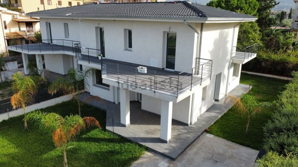 casa indipendente in vendita a Carini in zona Villagrazia di Carini