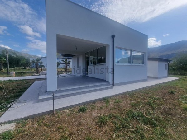 casa indipendente in vendita a Carini