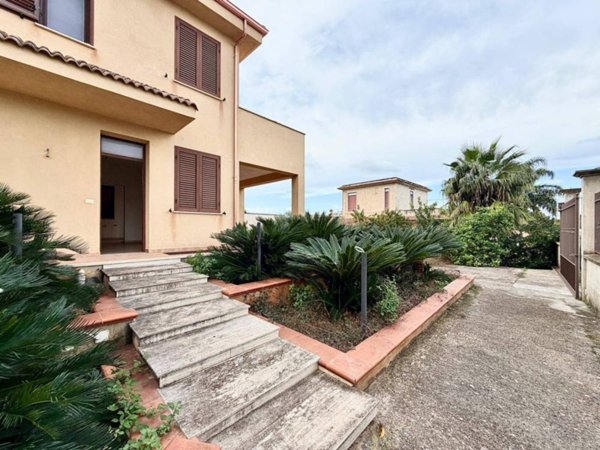 casa indipendente in vendita a Carini