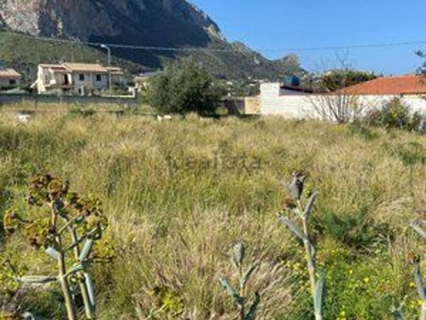 casa indipendente in vendita a Carini in zona Villagrazia di Carini
