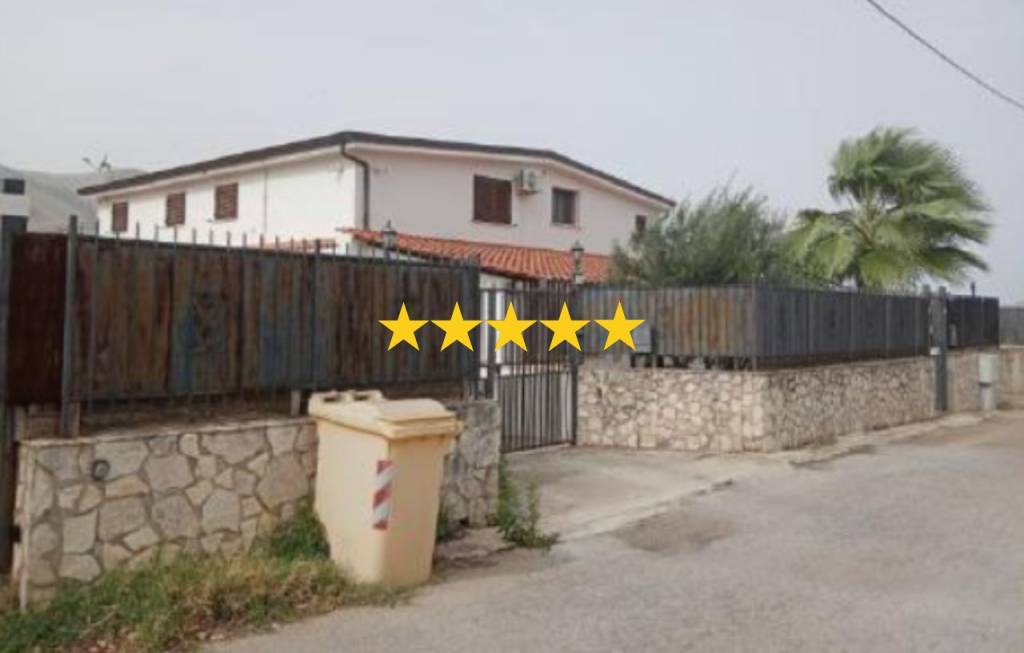 casa indipendente in vendita a Carini