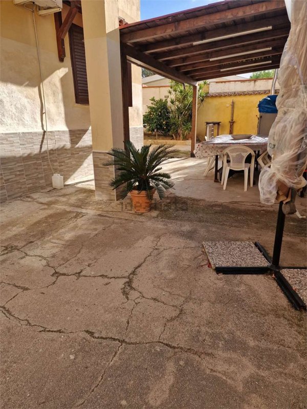 casa indipendente in vendita a Carini in zona Villagrazia di Carini