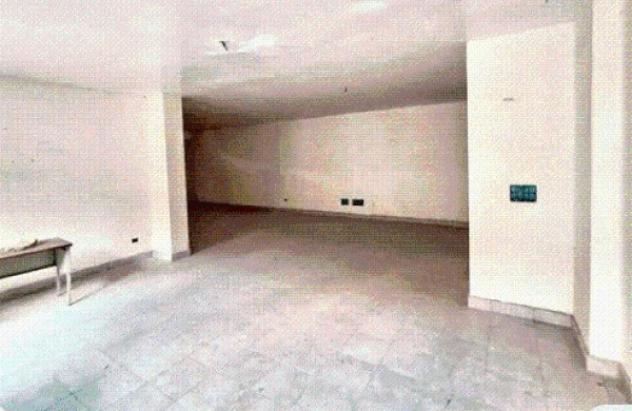 locale commerciale in vendita a Carini