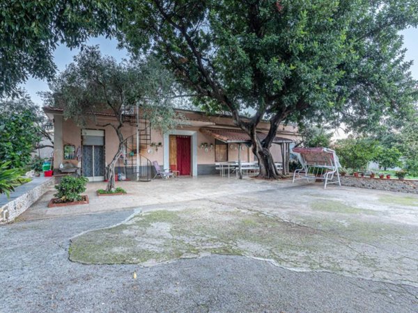 casa indipendente in vendita a Carini