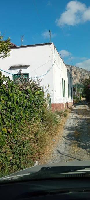 casa indipendente in vendita a Carini in zona Bivio Foresta