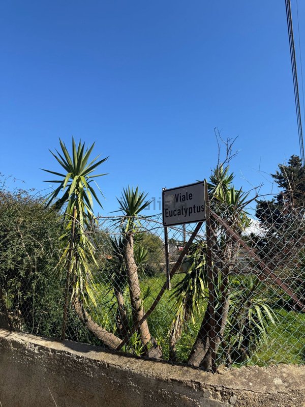 terreno edificabile in vendita a Carini