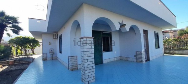 casa indipendente in vendita a Carini