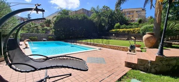 casa indipendente in vendita a Carini