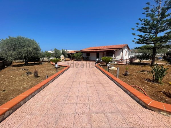 casa indipendente in vendita a Carini