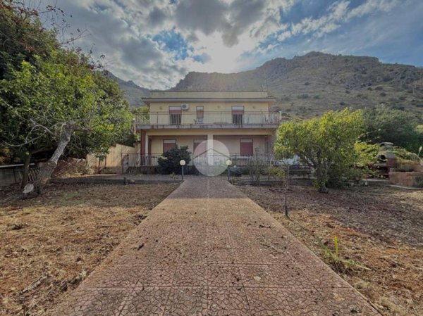 casa indipendente in vendita a Carini