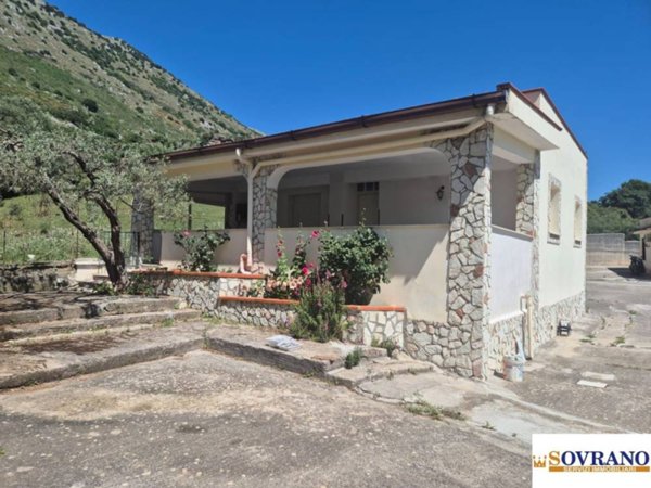 casa indipendente in vendita a Carini