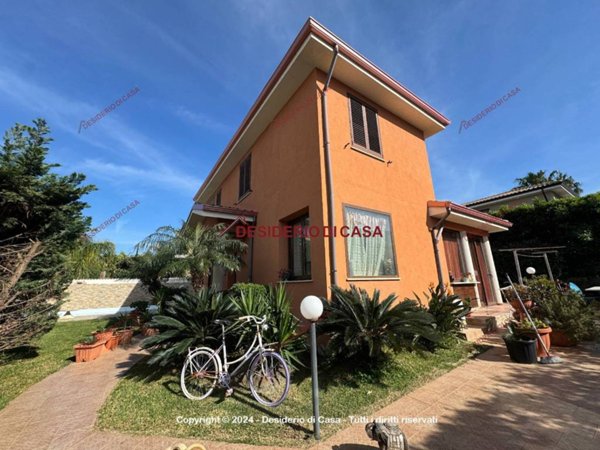 casa indipendente in vendita a Carini in zona Villagrazia di Carini
