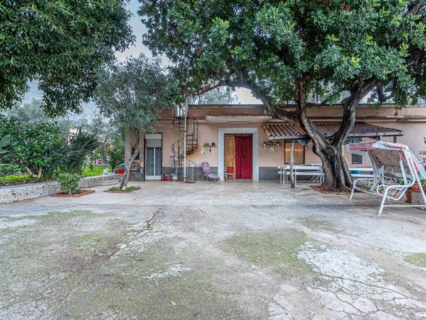 casa indipendente in vendita a Carini