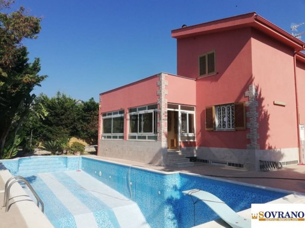 casa indipendente in vendita a Carini