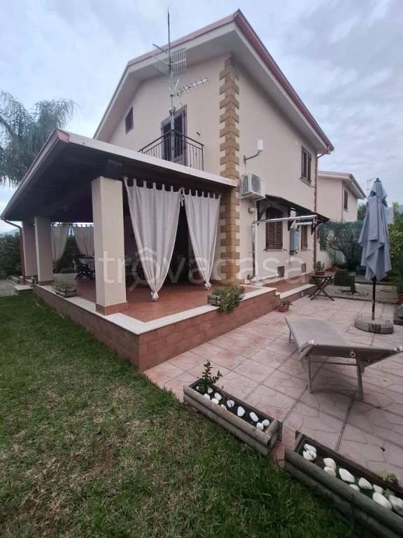 casa indipendente in vendita a Carini