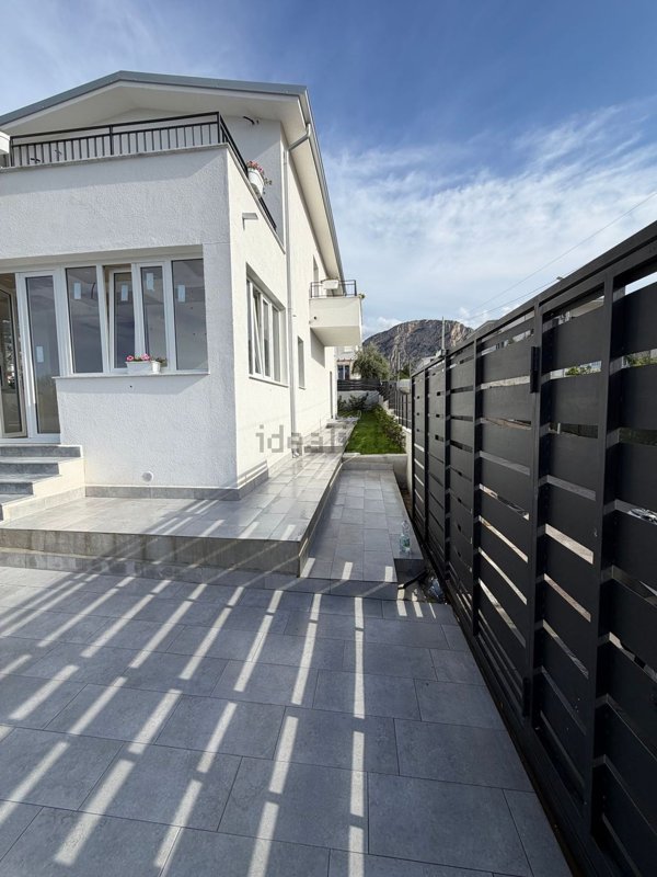 casa indipendente in vendita a Carini