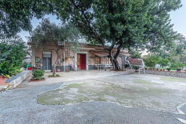 casa indipendente in vendita a Carini in zona Villagrazia di Carini