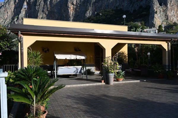 casa indipendente in vendita a Carini