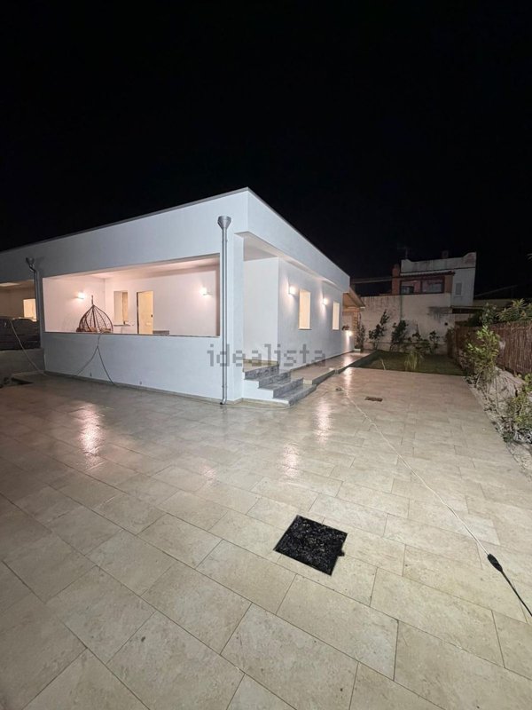 casa indipendente in vendita a Carini