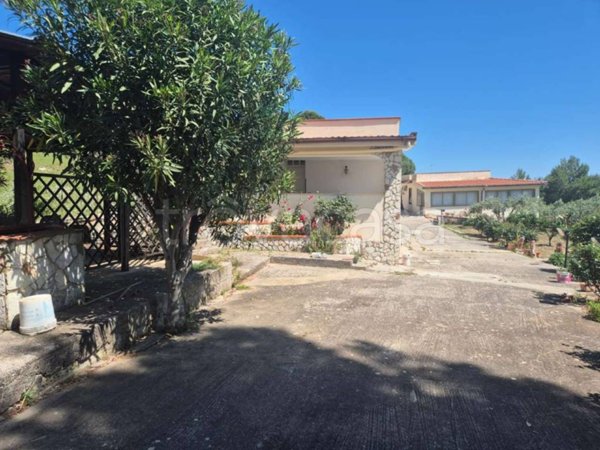 casa indipendente in vendita a Carini