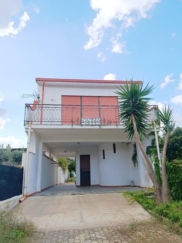 casa indipendente in vendita a Carini