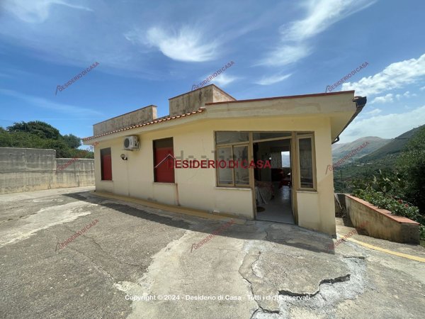 casa indipendente in vendita a Carini