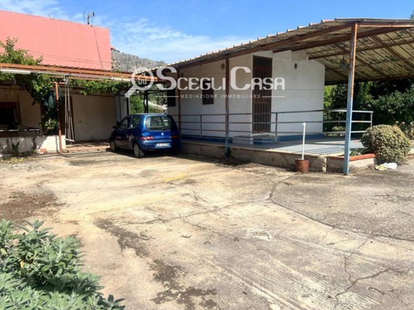 casa indipendente in vendita a Carini in zona Villagrazia di Carini