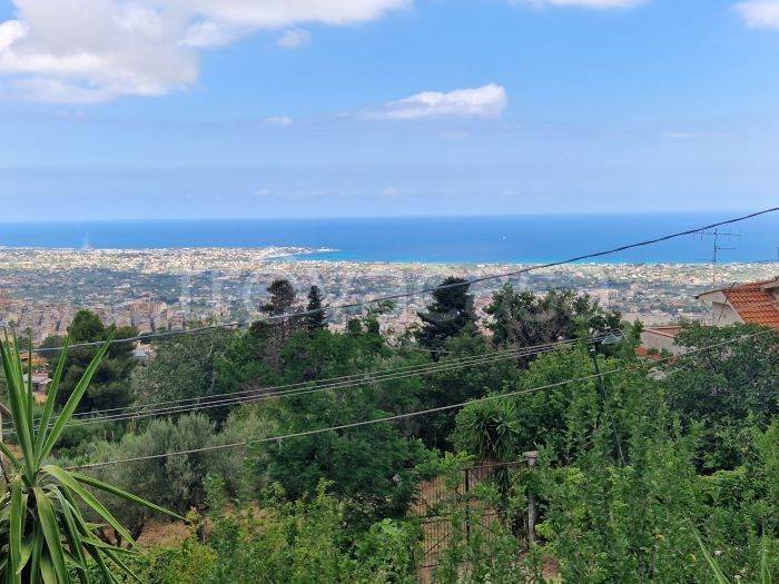 casa indipendente in vendita a Carini