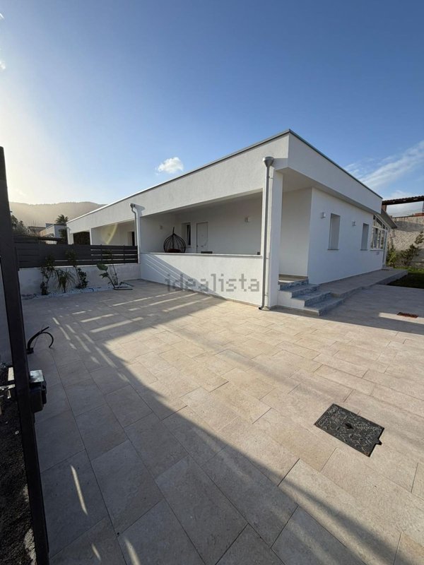 casa indipendente in vendita a Carini