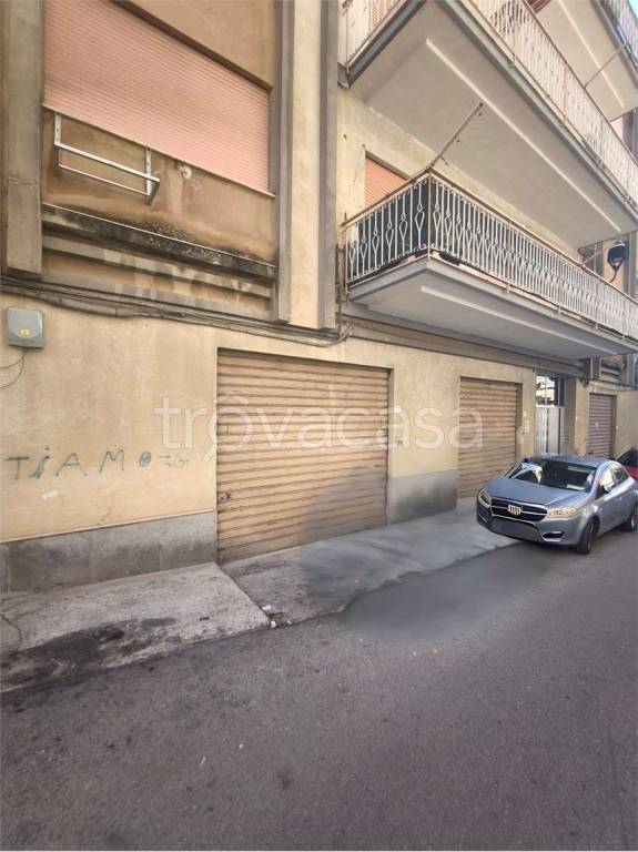 locale commerciale in vendita a Carini