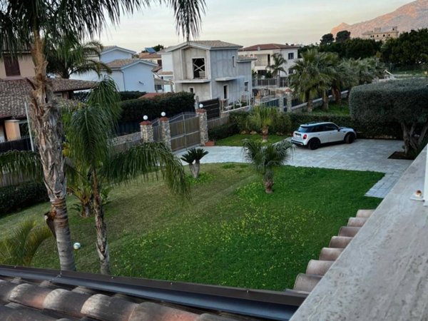 casa indipendente in vendita a Carini