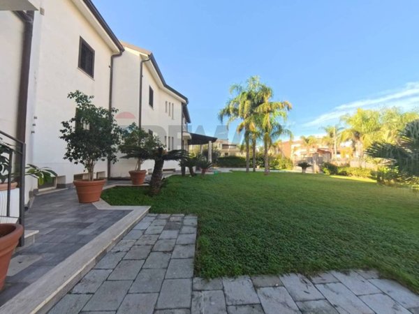 casa indipendente in vendita a Carini