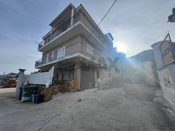 casa indipendente in vendita a Carini