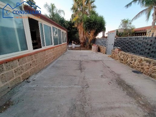 casa indipendente in vendita a Carini in zona Villagrazia di Carini