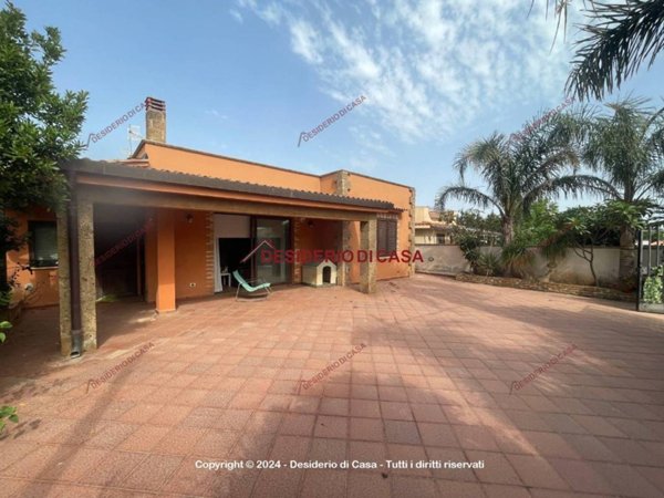 casa indipendente in vendita a Carini