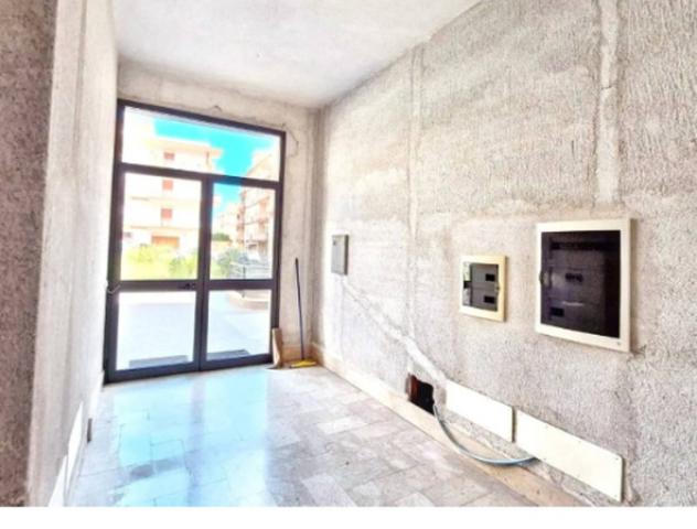 locale commerciale in vendita a Carini