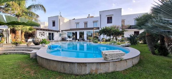 casa indipendente in vendita a Carini in zona Villagrazia di Carini