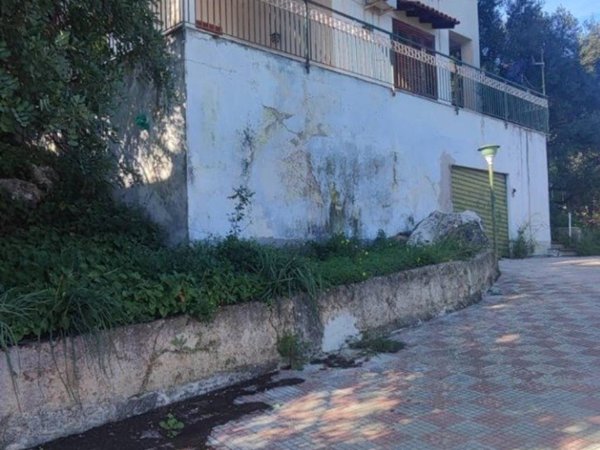 casa indipendente in vendita a Carini in zona Villagrazia di Carini