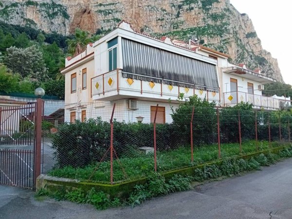 casa indipendente in vendita a Carini