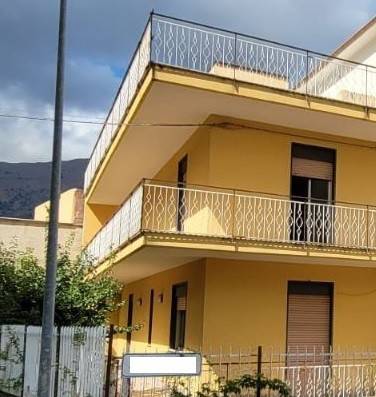 casa indipendente in vendita a Carini