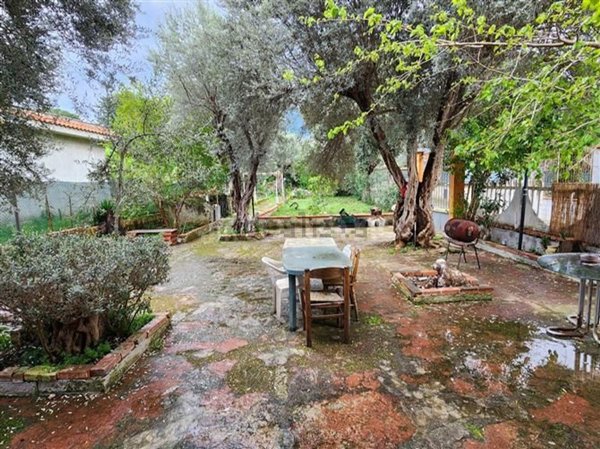 casa indipendente in vendita a Carini