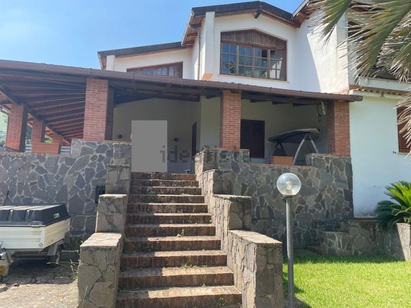 casa indipendente in vendita a Carini