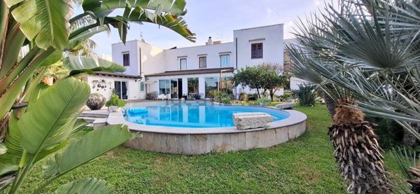 casa indipendente in vendita a Carini in zona Villagrazia di Carini