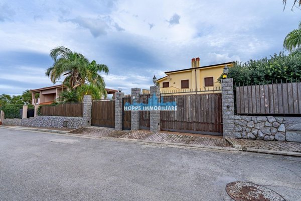 casa indipendente in vendita a Carini in zona Villagrazia di Carini