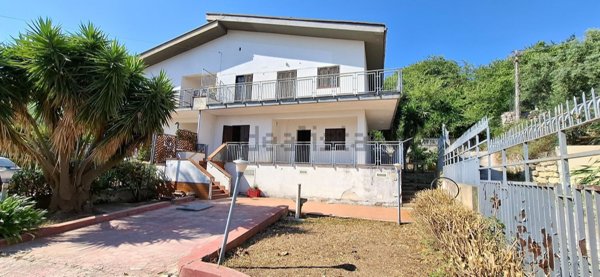 casa indipendente in vendita a Carini