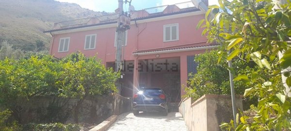 casa indipendente in vendita a Carini