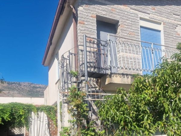 casa indipendente in vendita a Carini in zona Villagrazia di Carini