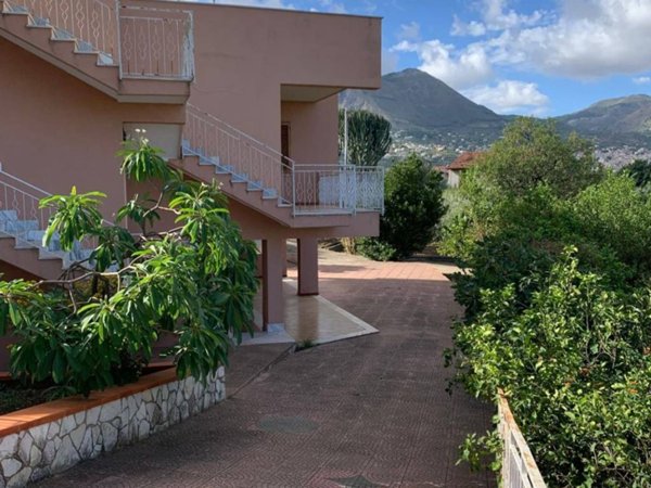 casa indipendente in vendita a Carini